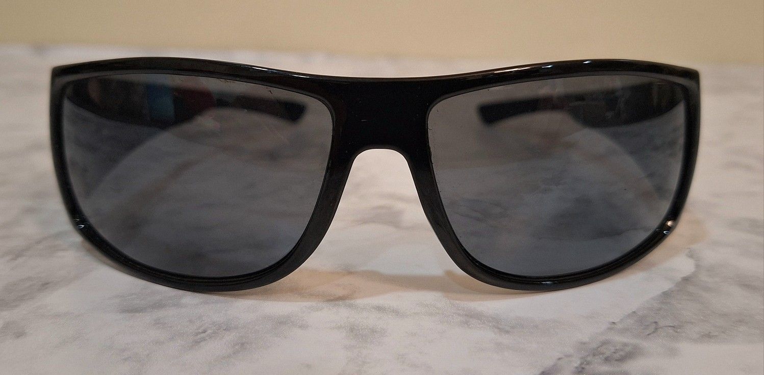 STYLISH BLACK WRAPAROUND SUNGLASSES