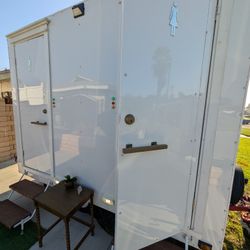 Luxury Porta Potty Double Stall