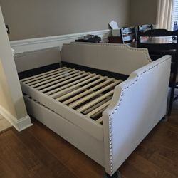 TWIN UPHOLSTERED LITE GRAY DAYBED WITH TRUNDLE 