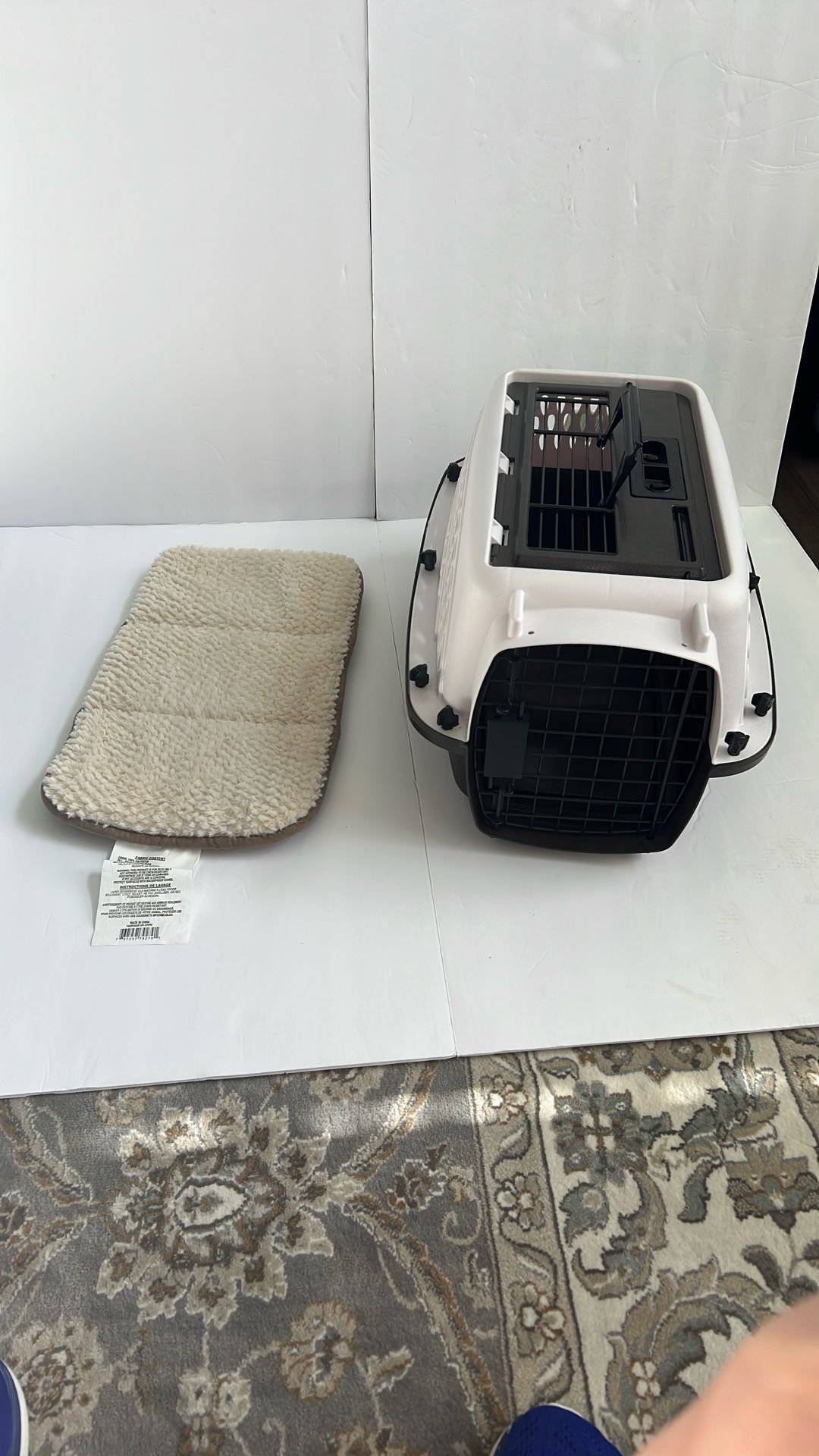 19” Small Hardside Pet Carrier W/Pad