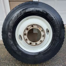 Used Semi Truck Tire Rim 11r22.5.
