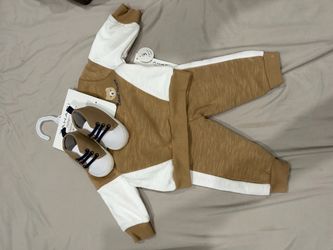 Tahari Baby 3-Piece Hoodie Set with Shoes
