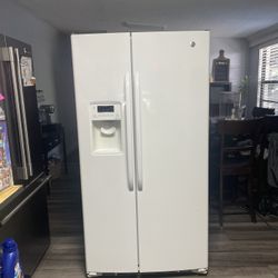 Adora Refrigerator 