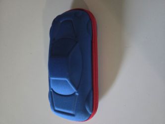 Car shaped glasses case