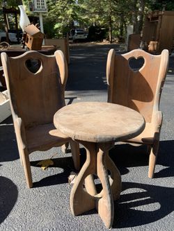 Small Table & Chairs ... Vintage