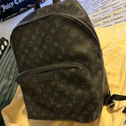 Louis Vuitton discovery backpack MM