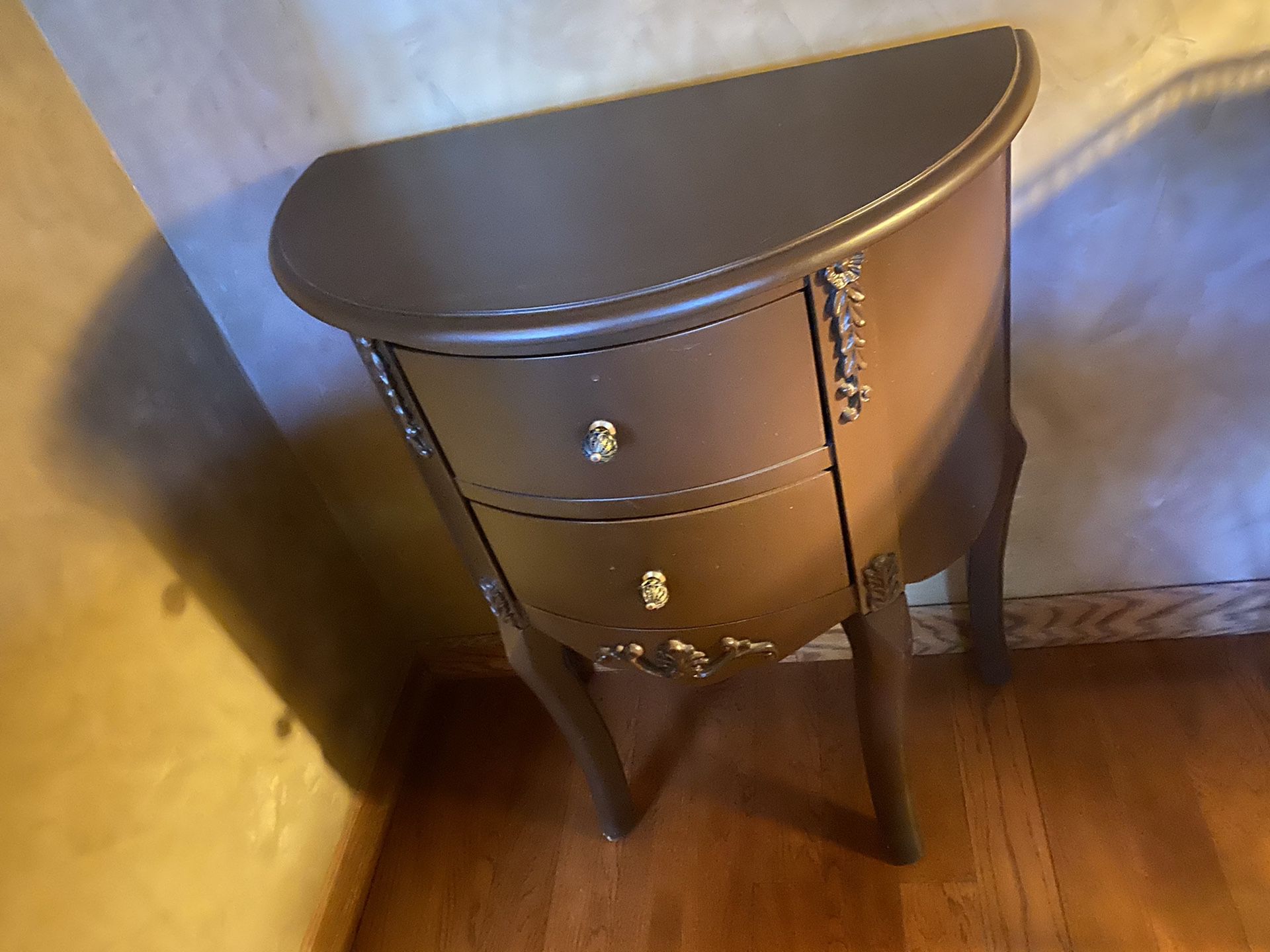 2 Drawer end table
