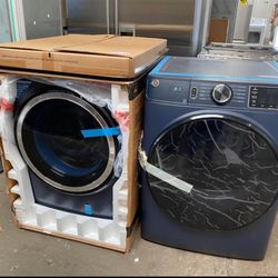 New GE Front Load Washer And Dryer Set