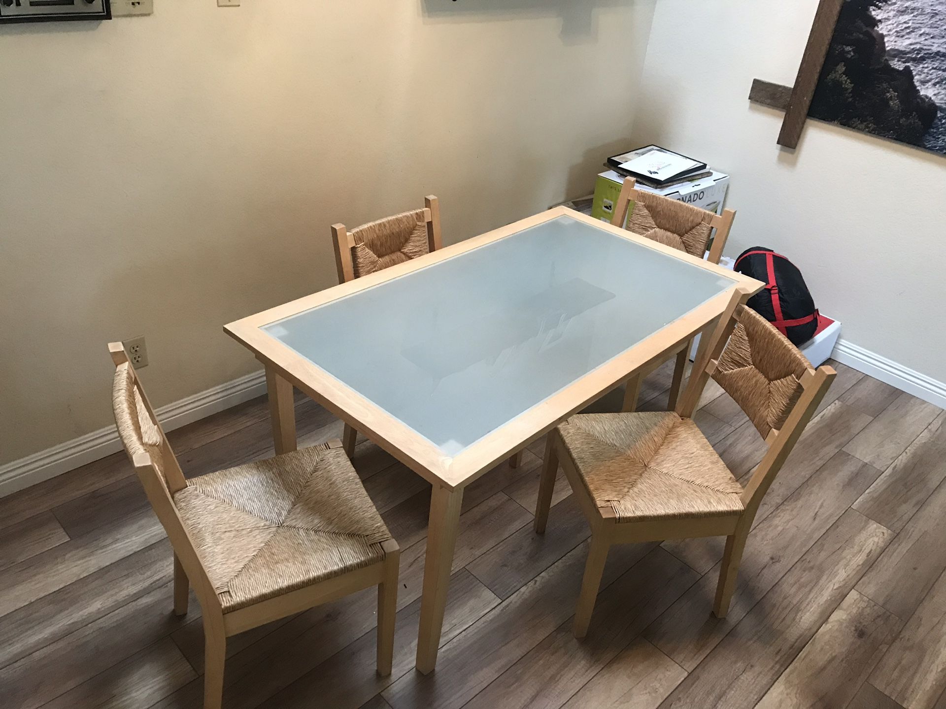 FREE Dining Table (NO CHAIRS)