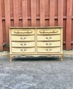 Bonnet By Sears French Provincial Dresser - 6 Drawers