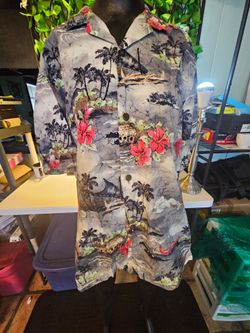 Royal Hawaiian Creations Button-Up Shirt
