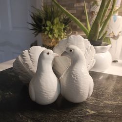 Pigeons Figurines...Lladro