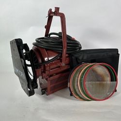 Mole Richardson 2000w Baby Jr. Fresnel.  Great working condition.