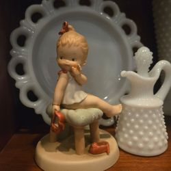 Vintage Enesco Memories of Yesterday "Sitting Pretty" figurine
