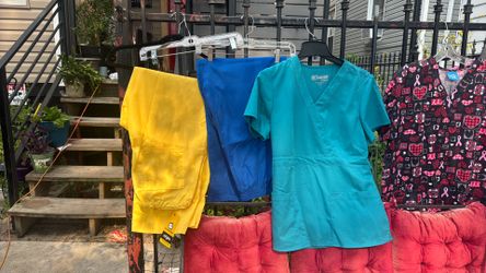 Scrubs top and bottom