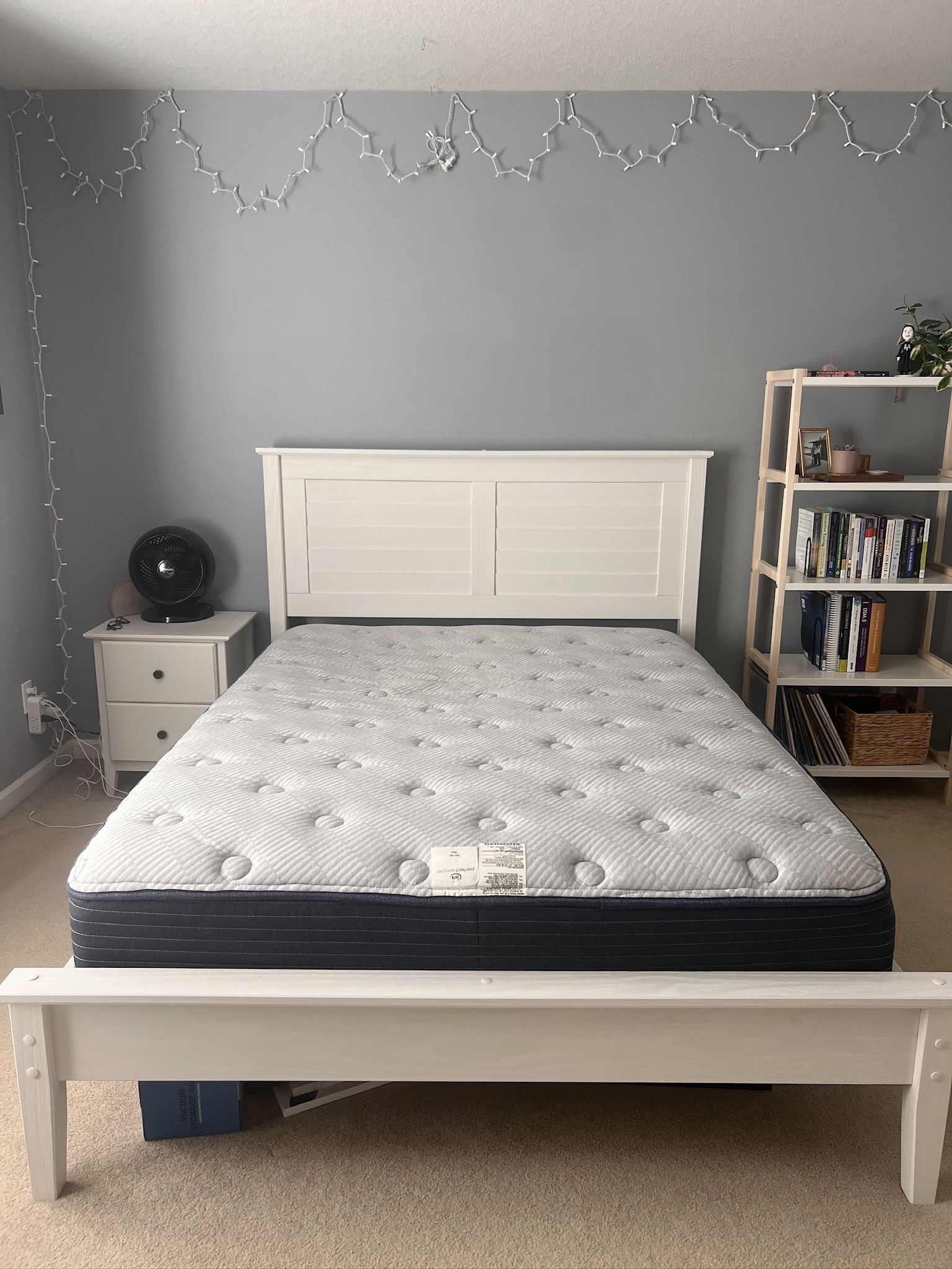 Queen Solid Wood Bed Frame + Serta Perfect Sleeper Mattress – Excellent Condition