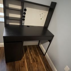 IKEA desk with removeable hutch