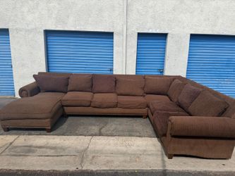 Beautiful sectional couch 🛋 very nice 🛋