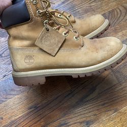 Used/beat Timbs