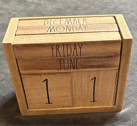Wooden Perpetual Desk Calendar
