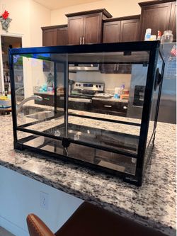 Reptile enclosure 24x18x18