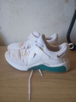 Nike women size 9