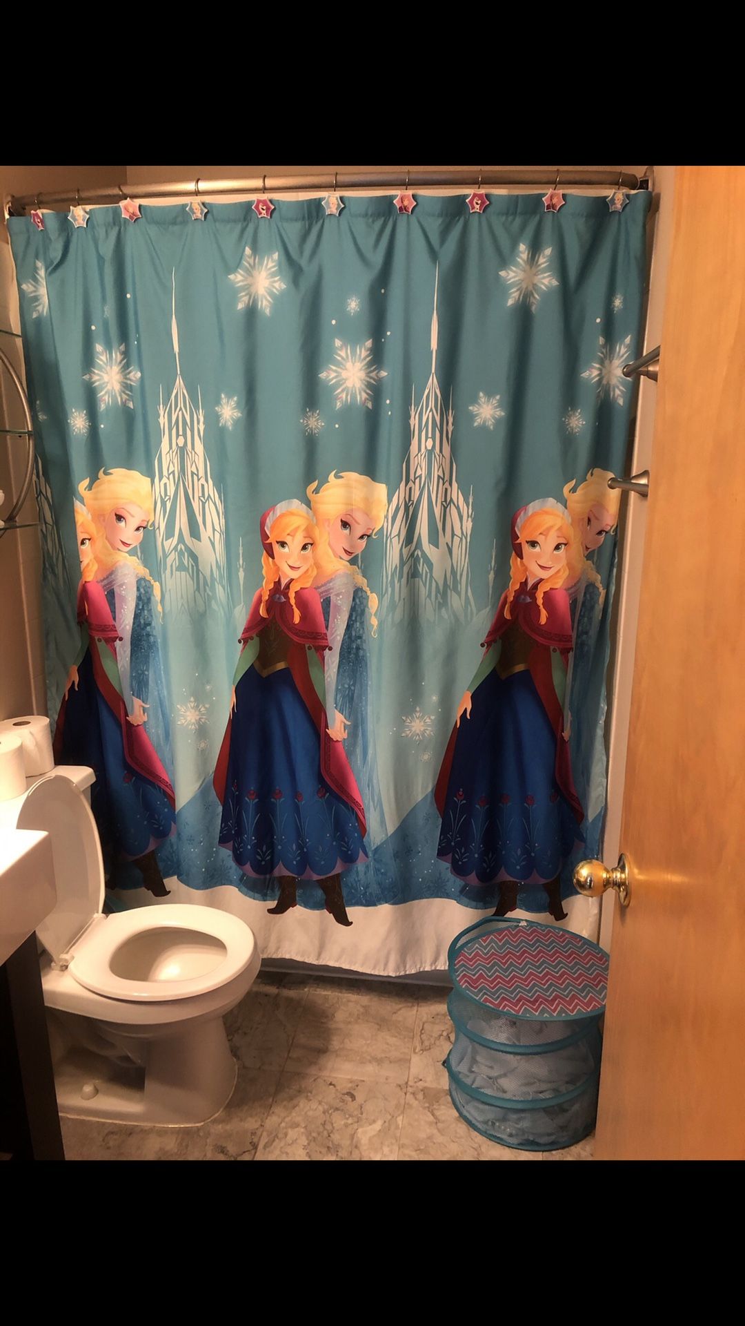 Frozan Bathroom Curtain, Trash can Toothbrush Holder