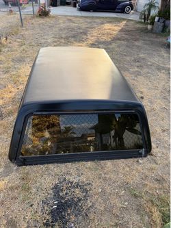 Camper shell Toyota Tacoma