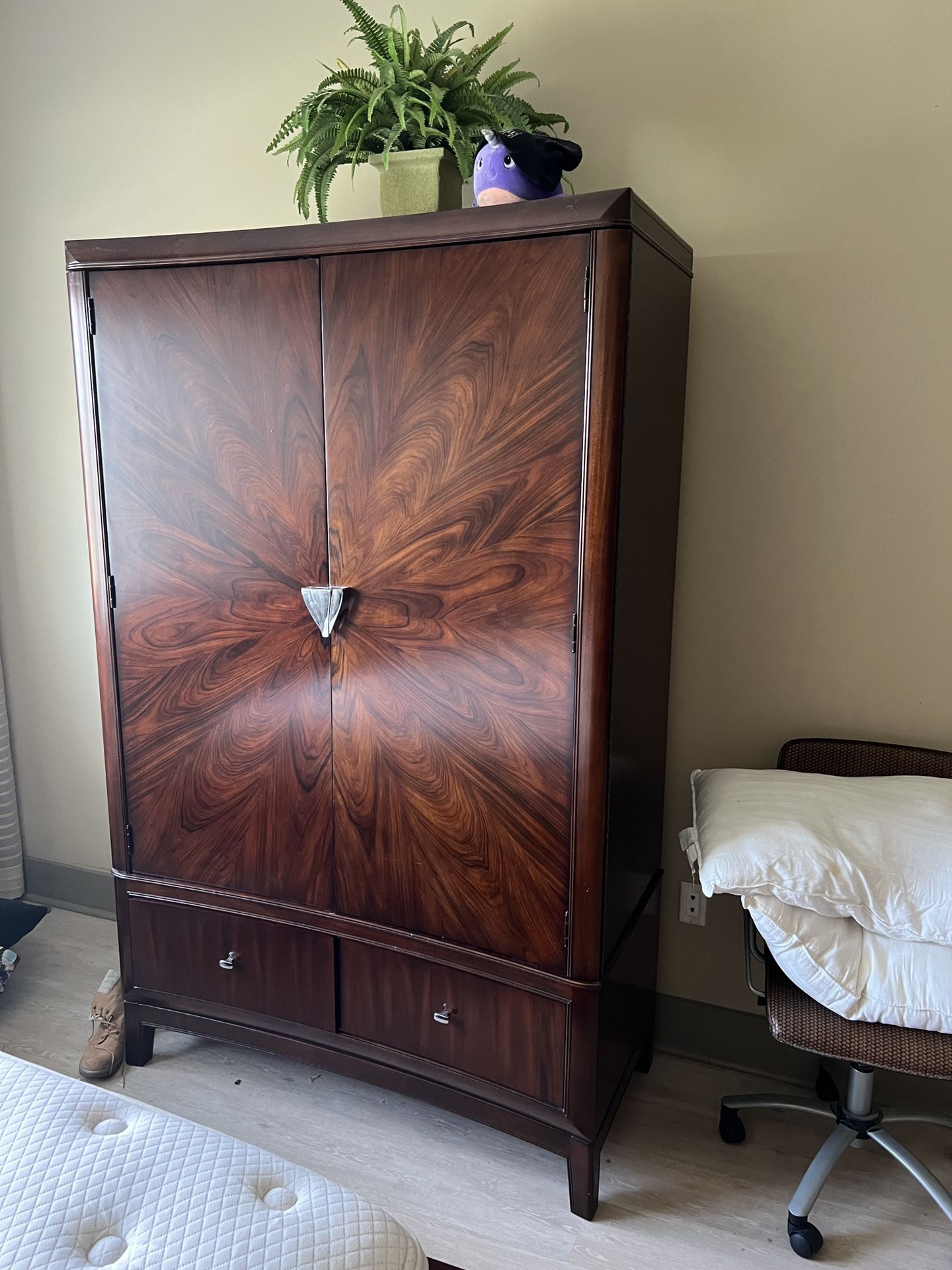 Large Armoire - 80 X 22.5 X 50
