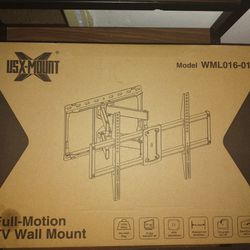 Full Motion TV Wall Mount Tilts And Swivels 47-90 In Tv