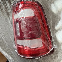 19-22 Ram Passenger Tail Light 1500