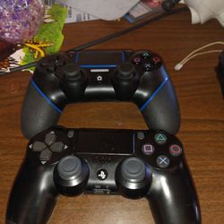 4 Ps4 Controllers And Ps4
