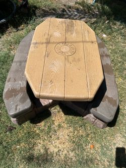 Kids picnic table