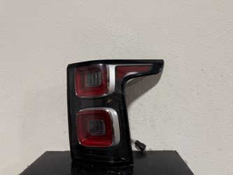RANGE ROVER HSE RIGHT TAILLIGHT 2023