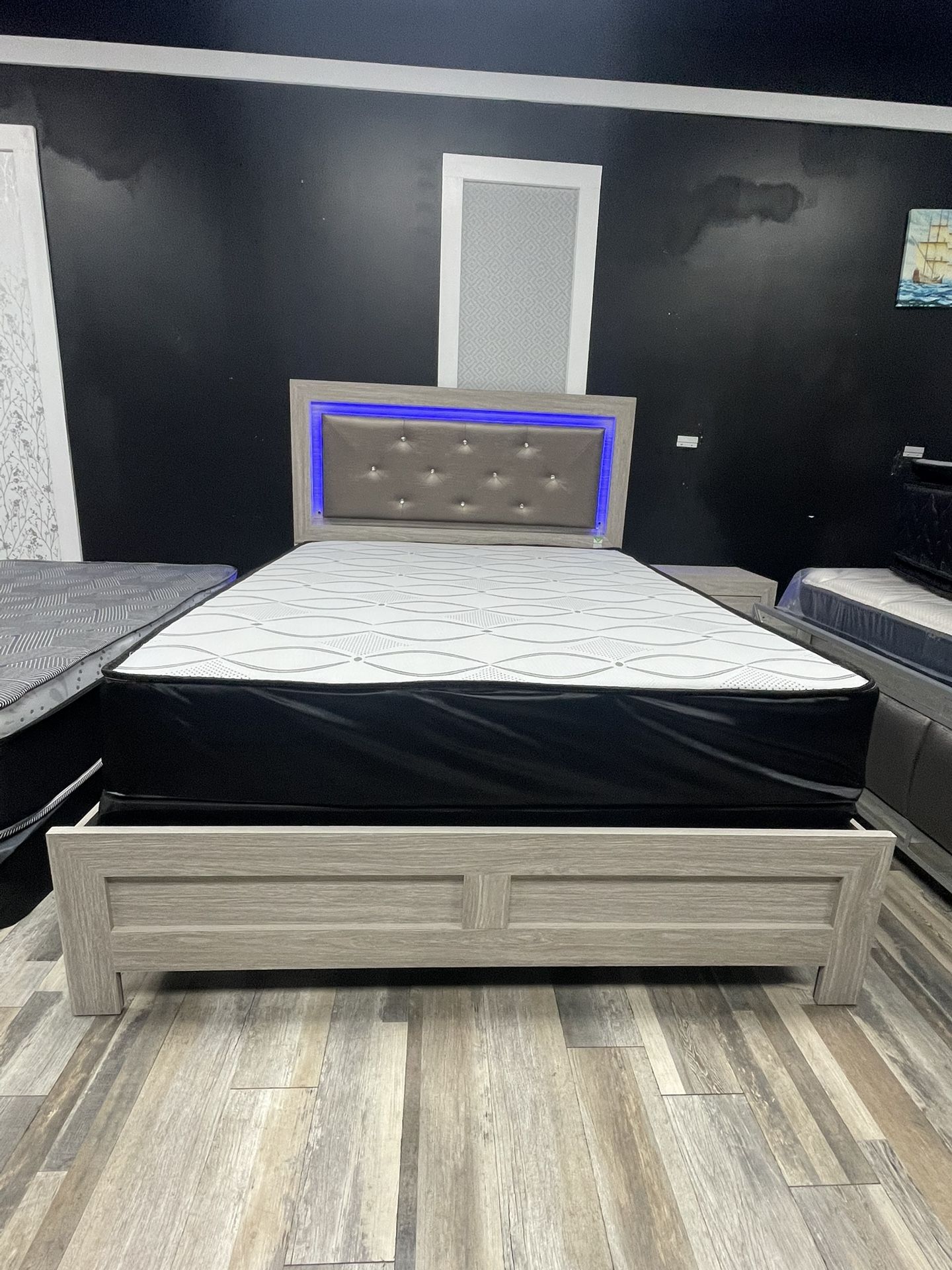 Queen Mattress Come With Light 💡 Bed 🛌 Frame (Headboard & Footboard) And Free Box Spring - Free Delivery 🚚 Today To Reasonable Distance 