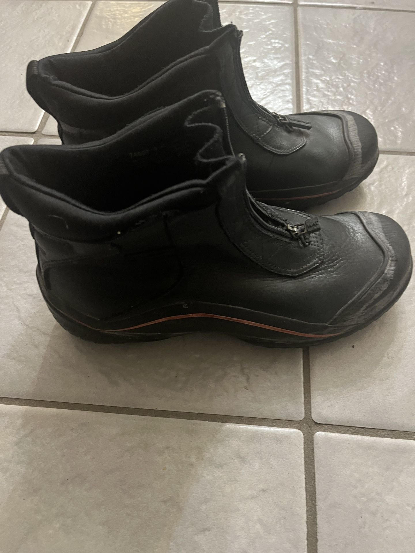 Clarks Black Leather Boots size 6M