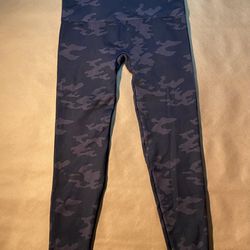 Spanx Pants Women's Large Gray Black Camo Leggings Casual Comfy Nylon
