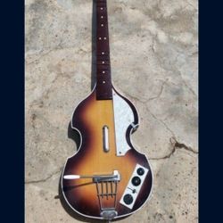 Wii Rockband Beatles Harmonix Hofner Wireless Guitar (UNTESTED) No Dongle