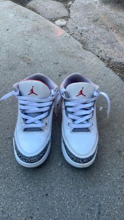 Air Jordan 3 Retro Fire Red        Size 3y