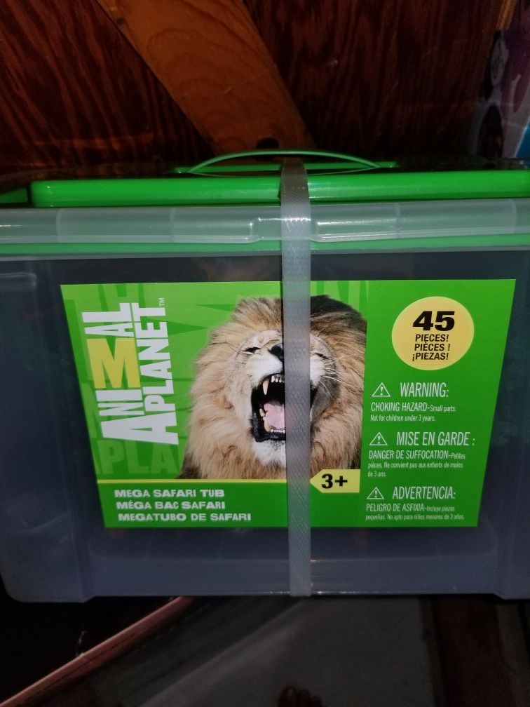 Animal planet mega safari tub 45 pieces