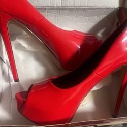 Red Pumps /heels