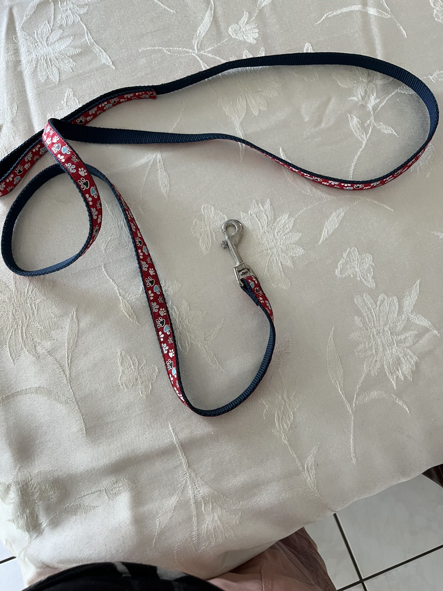 Clean and good condition dog walking leash measures 68 inches long