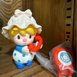 Pop Mart Figure – Vintage Telephone Girl (No Card)