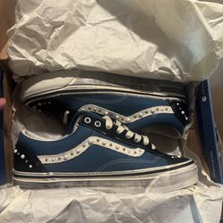 Old school 36  vans pearlized navy blue