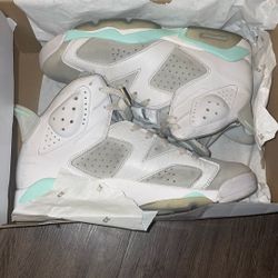 WMNS AIR JORDAN 6 RETRO 