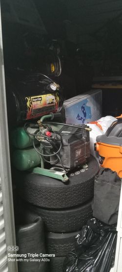 Hitachi 2hp Dual Tank Air Compressor