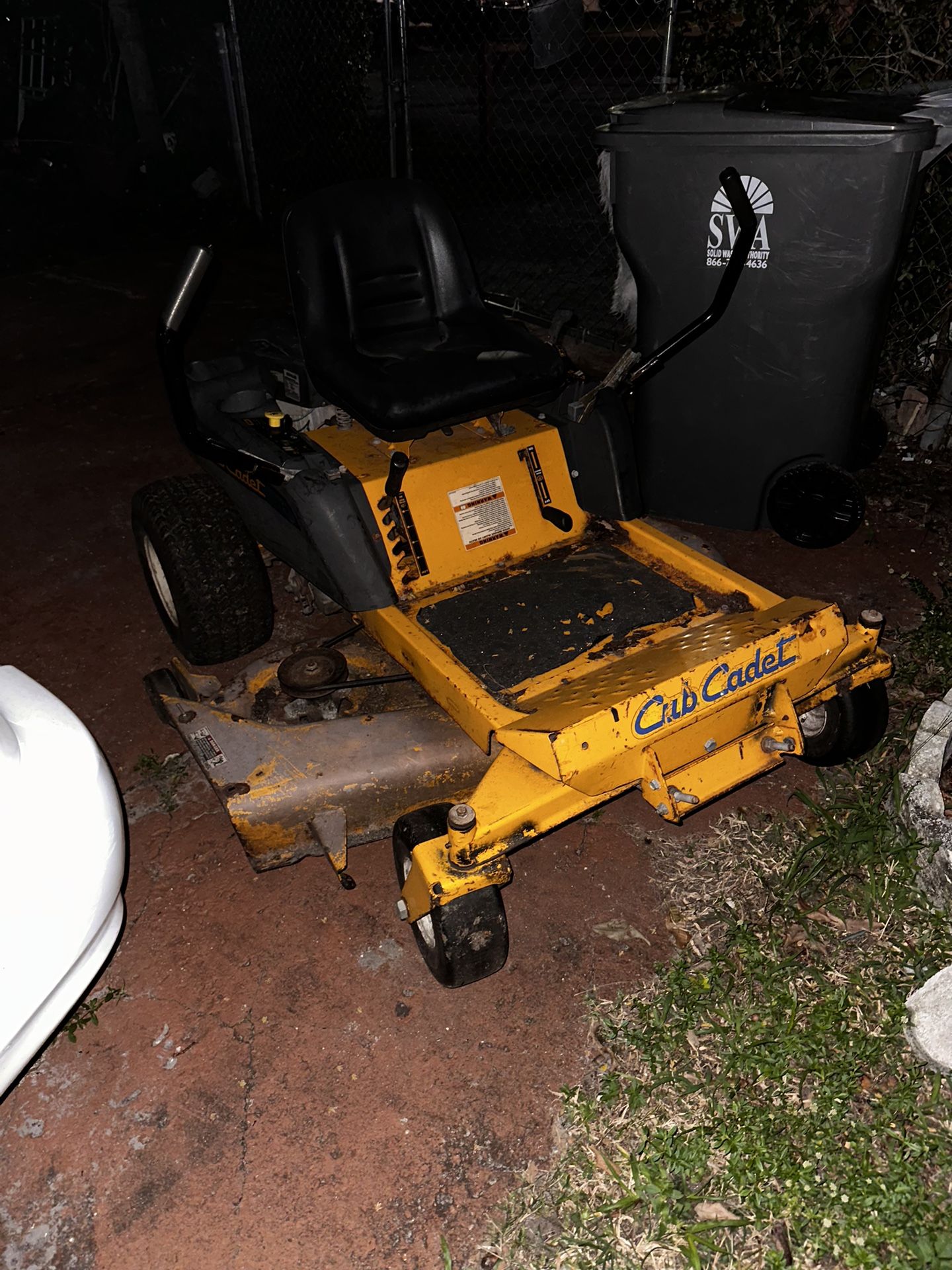 Cub Cadet Riding lawn Mower