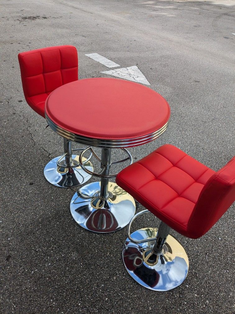 Table & Chairs