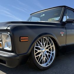 Intro Id 313 Staggered 22x9 - 22x11 With 255/30/22 - 295/30/22 Tires For C-10π₯π₯π₯