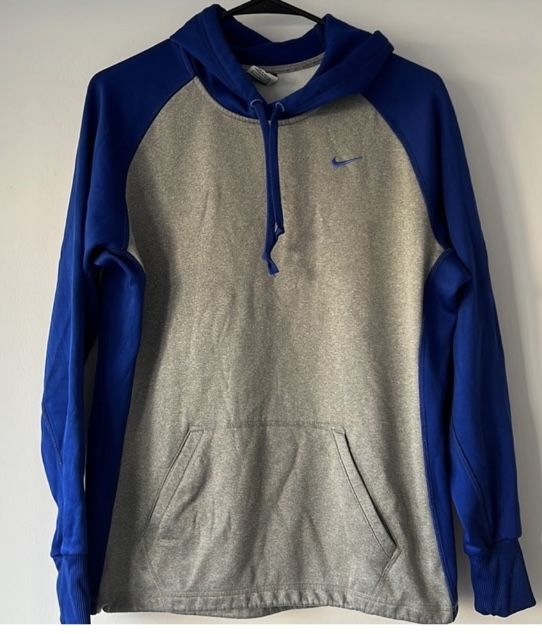 Nike Sweatshirt- Like New- Medium